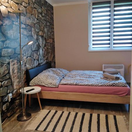 Desi Apartman Kaposvar Exterior photo